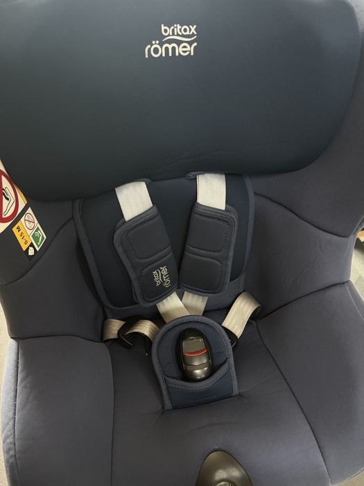 Автокрісло Britax Römer Dualfix iSense та база Flex Base iSense до 4-х років