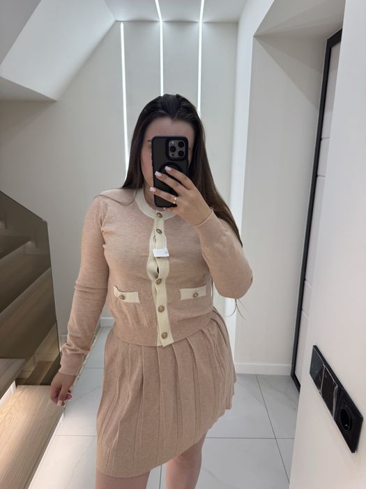 Костюм із спідницею