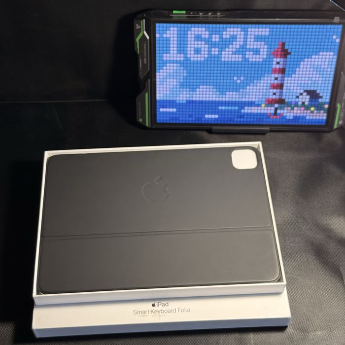 Продаю оригинальный Apple iPad Smart Keyboard Folio для iPad Air и iPad Pro 11