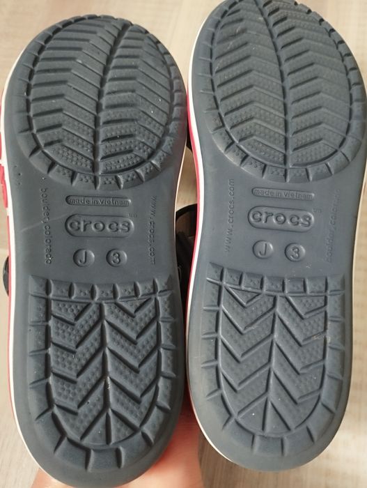 Продам crocs оригінал J3