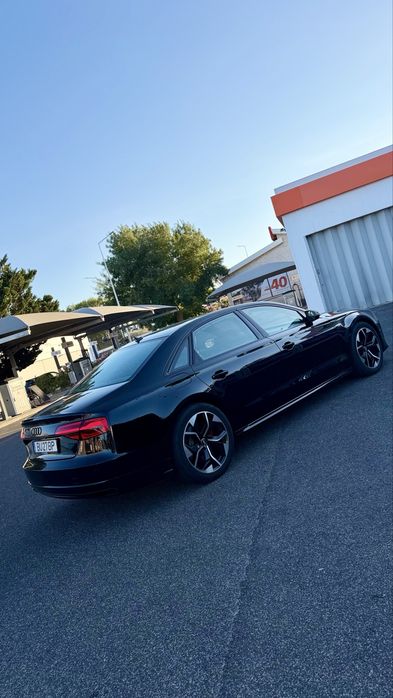 Audi  A8    Long