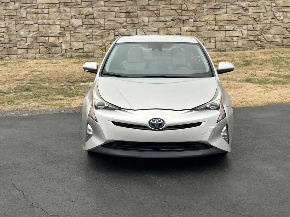 Toyota Prius      2016