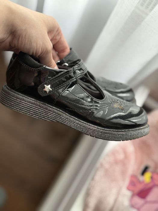 Лакові туфлі для дівчинки 29 р