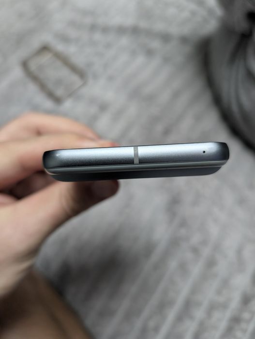 Google pixel 8,  8•128