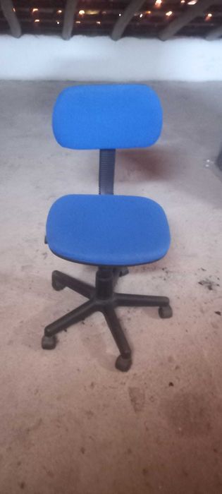 Para venda. Tenho alguns moveis