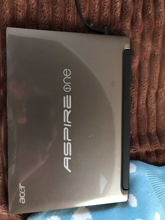 Нетбук Acer One D255