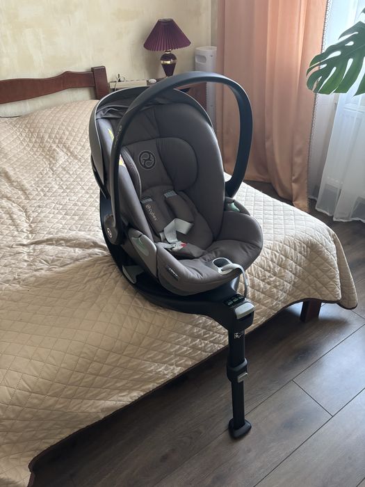Cybex Cloud T i-Size автокрісло для новонародженого