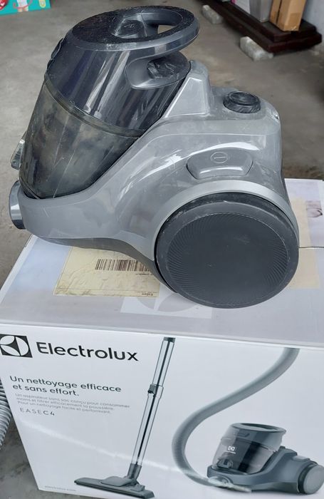 Odkurzacz bezworkowy Electrolux Ease