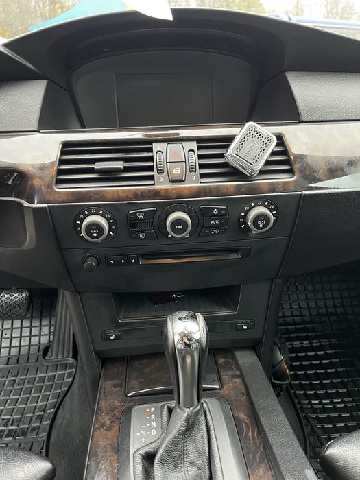 Продам BMW 5 series 2004