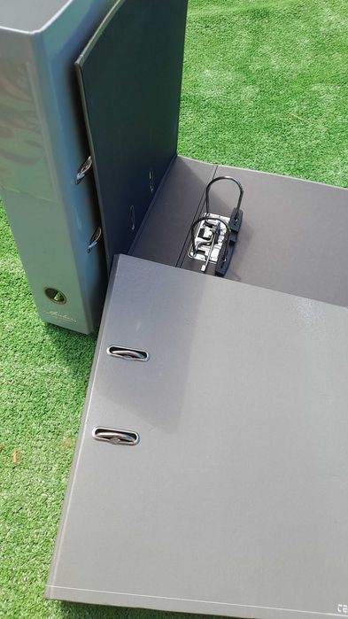 Dossiers A4 com dois furos para arquivo