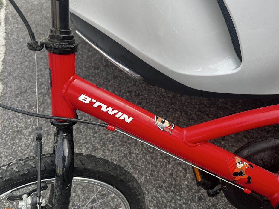 Bicicleta de crianca em exelente eatado