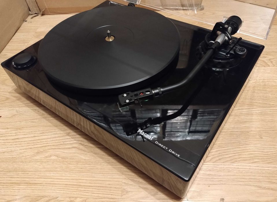 Gramofon Magnat TT 990