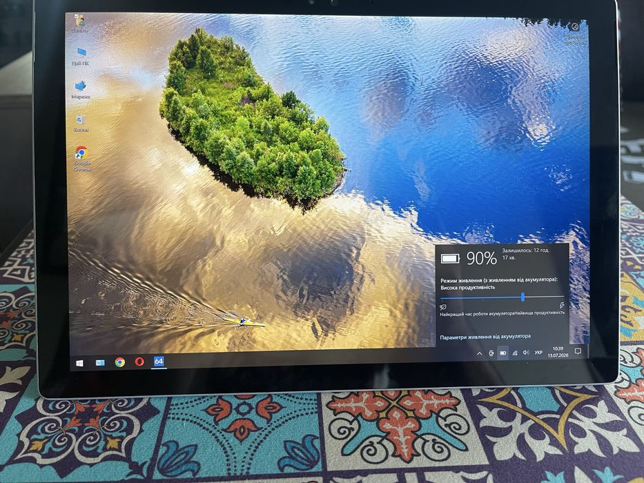 Продається планшет б/в Microsoft Surface Pro 4 (i5/4/128)