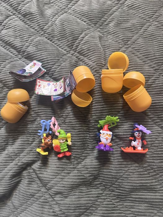 Фігурки новорічні з кіндера 2025-/2026 Kinder New Year Collection