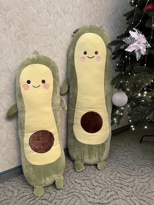 Авокадо , банан , морквинка , іграшки обнімашки , кіт батон