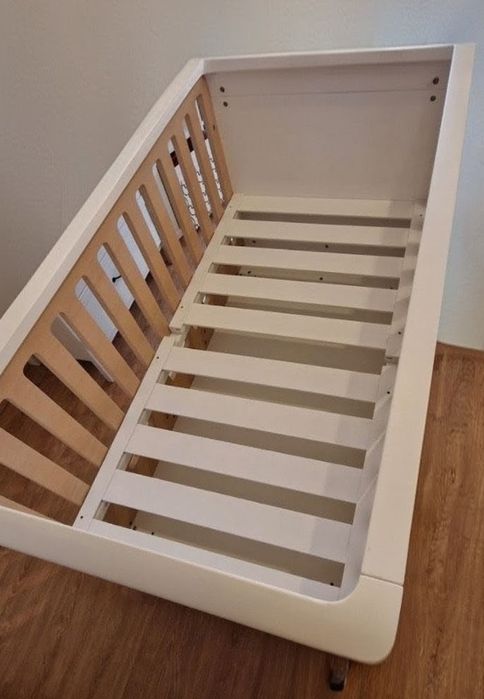 Berço de madeira maciça+ kit para bebe