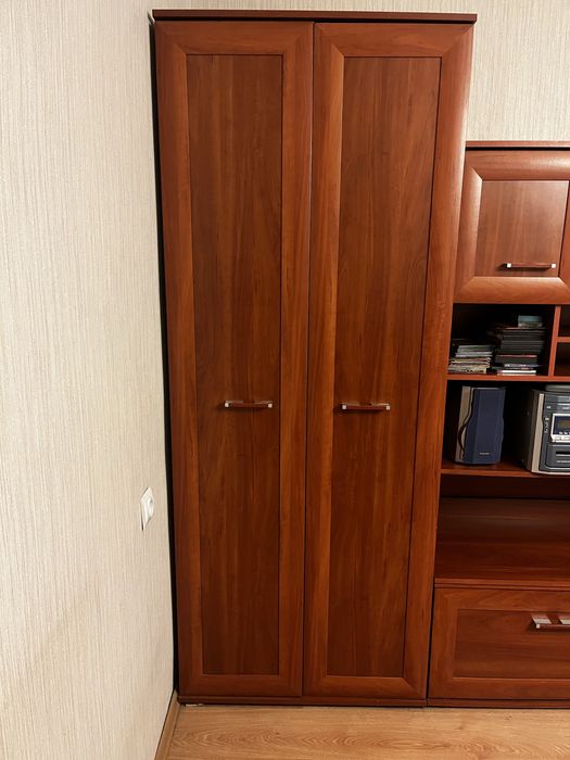 Mleblościanka z szafą