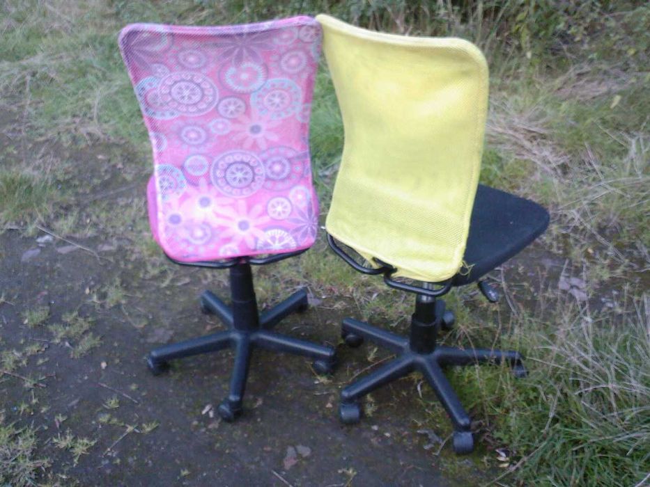 Fotele biurowe na kółkach - różne