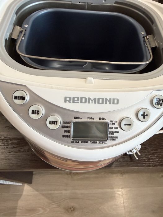 Хлібопічка Redmond RBM-M1902 white