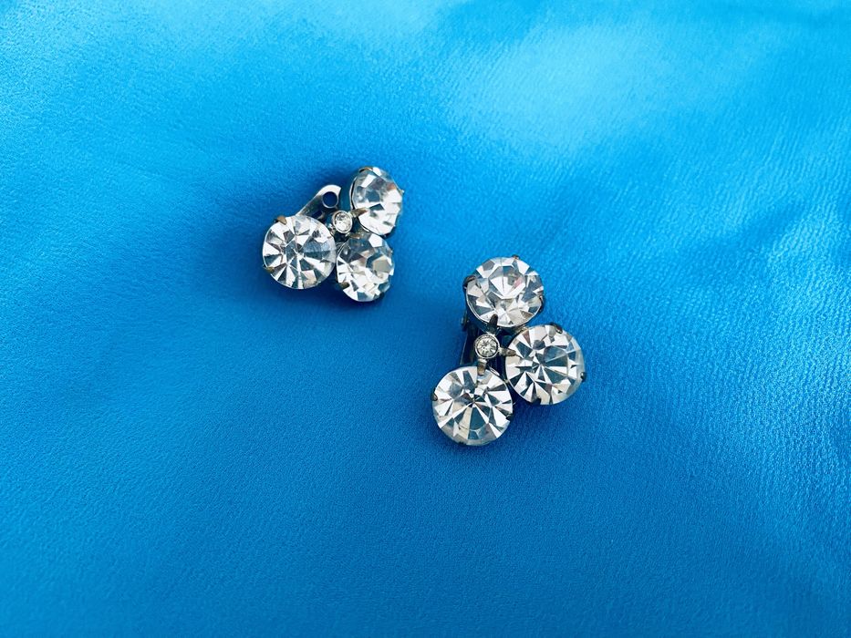 błyszczące kryształkowe klipsy z czasów PRL-u bezogonkowe trefle