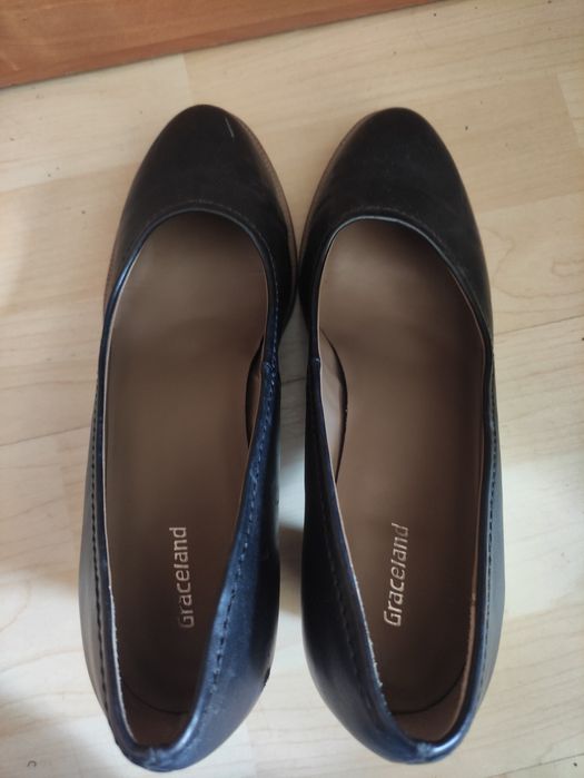 Buty damskie na obcasie