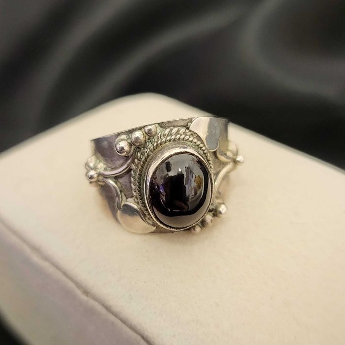 srebrny pierścionek próby 925