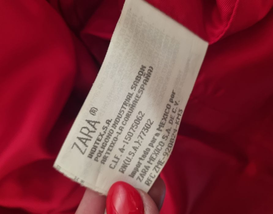Vestido vermelho de inverno, de alças, todo forrado. 40