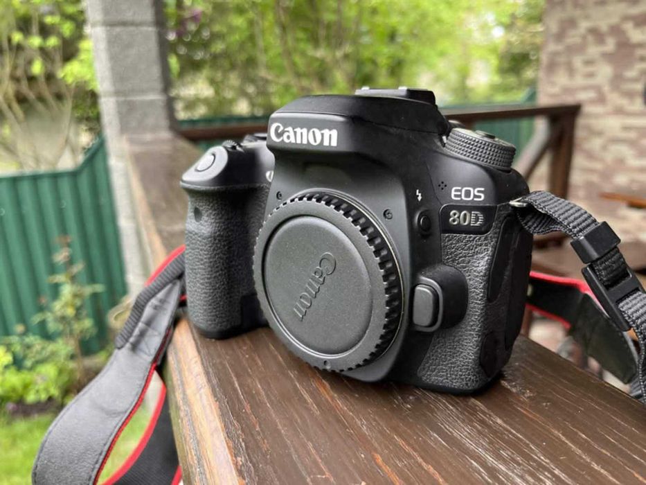 Фотокамера Canon EOS 80D