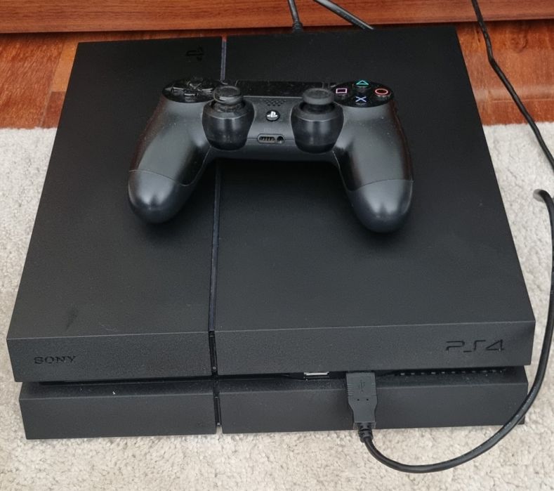 PlayStation 4 Slim + jogos