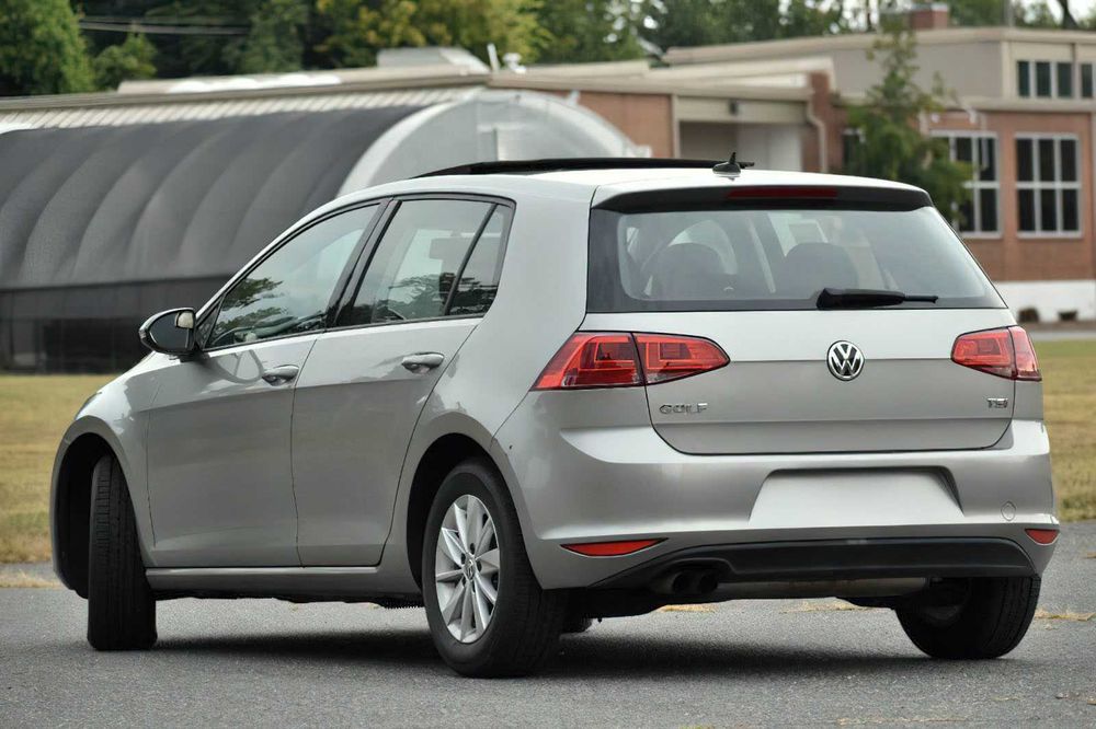 Volkswagen Golf S      2015