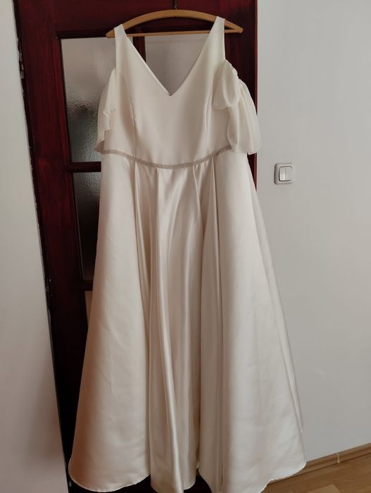 Suknia ślubna satynowa