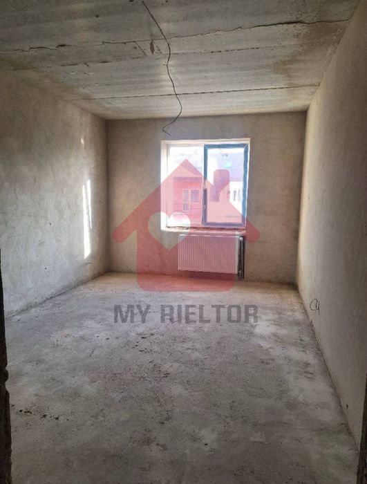 Продаж квартири з видом на Озеро!