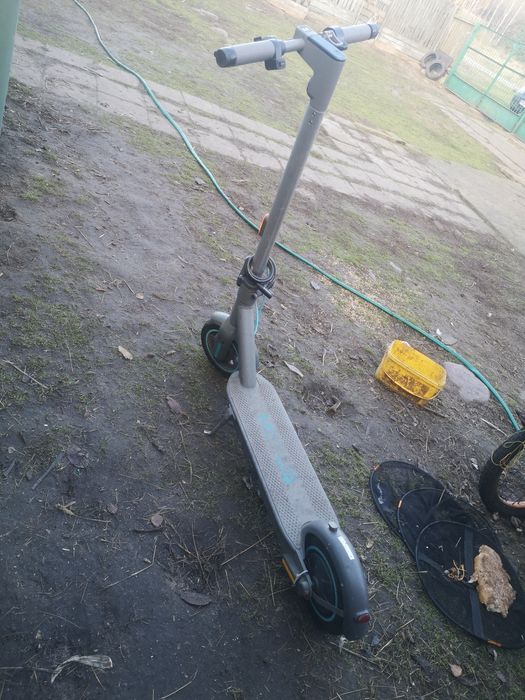 Hulajnoga elektryczna motus 10 z roku 2023