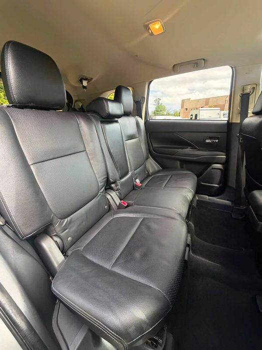 Mitsubishi Outlander      2018