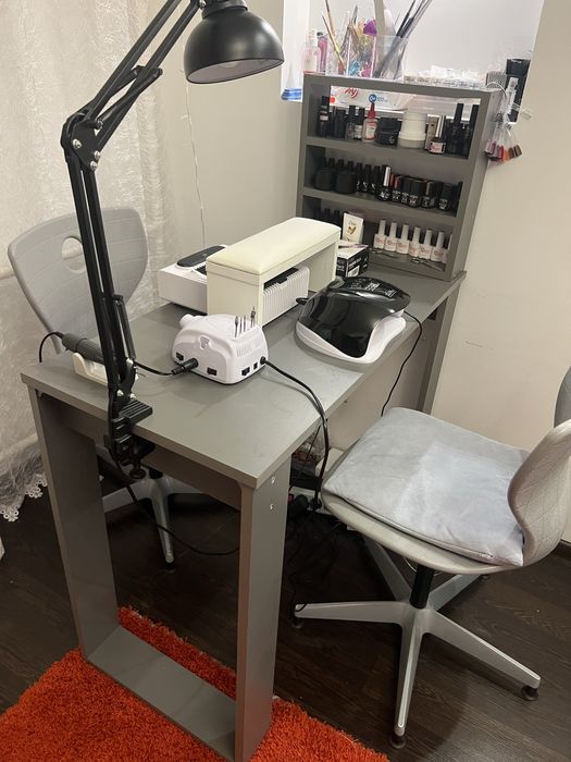 Стіл для манікюру