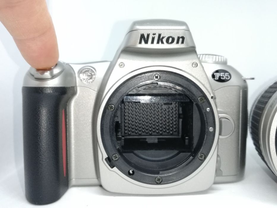 Nikon F 55 + Nikkor AF 28-80mm c/ NOVAS