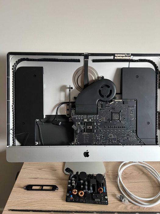 iMac 27” Retina 5K 2017 Avariado para Peças – Com Caixa
