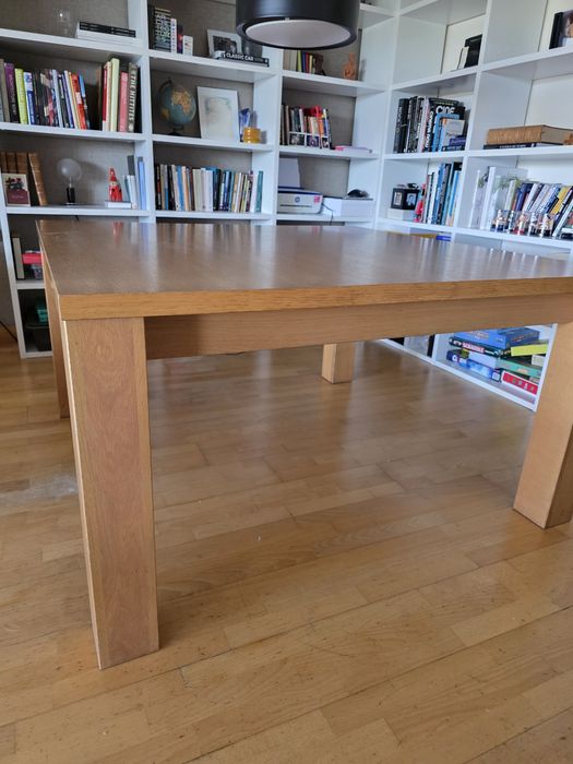 Mesa de Jantar para 8 pessoas  Quadrada ÁREA (Carvalho)