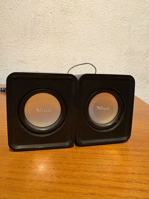 Vendo colunas Trust para Pc