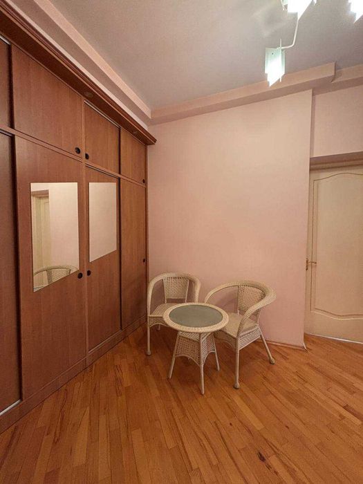 Продається унікальний триповерховий польський особняк!