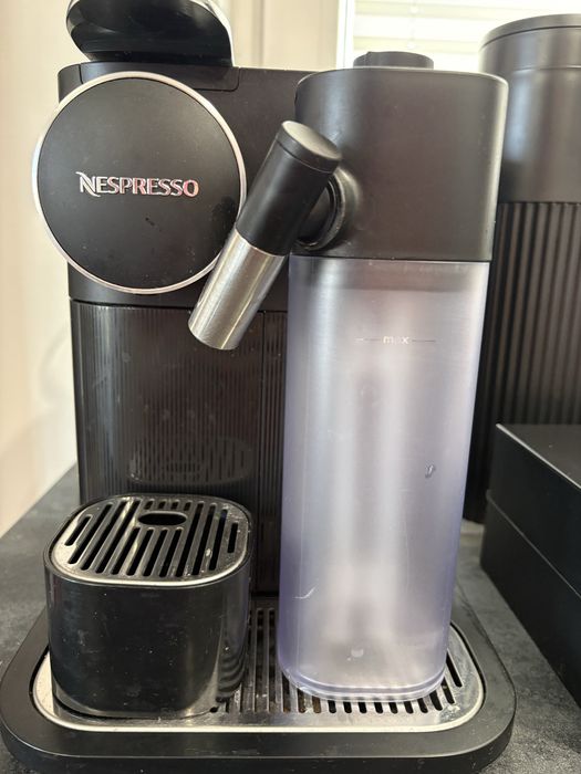 Nespresso DeLonghi Gran Latissima Black (ekspres kapsulkowy)