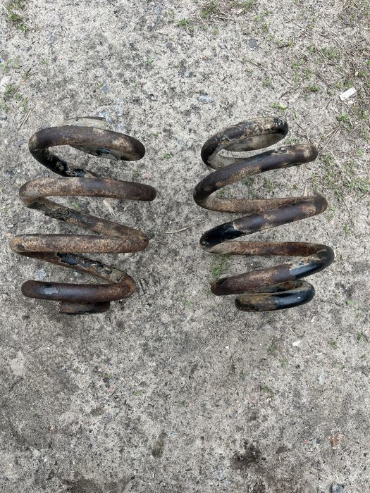 Задні пружини фольксваген т5