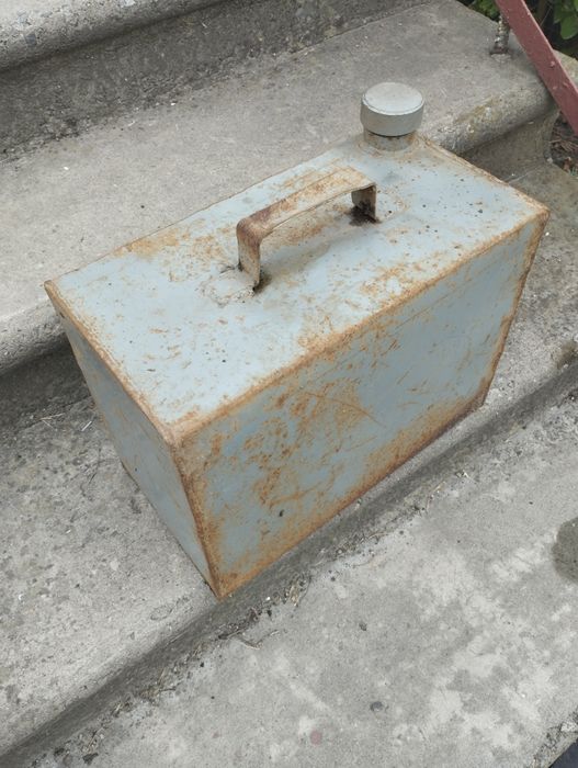 Канистра для бензина