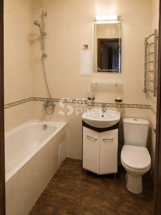 Продаж 2к.кв., Голосіївський просп., 30а, метро Деміївське - More