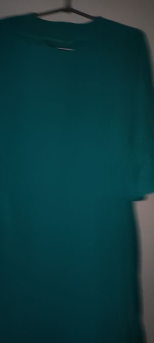 Нарядное платье , красивого цвета.