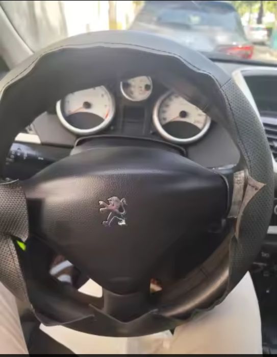 Renove o volante do  Peugeot 208,308
