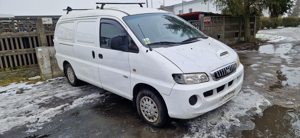 Na Części Hyundai H1 2.5 CRDI BDB STAN Silnik Drzwi Maska Most Resory