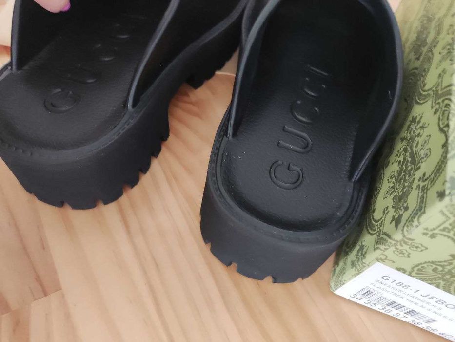 Gucci Buty, sandaly klapki, skora, od reki 2906.01