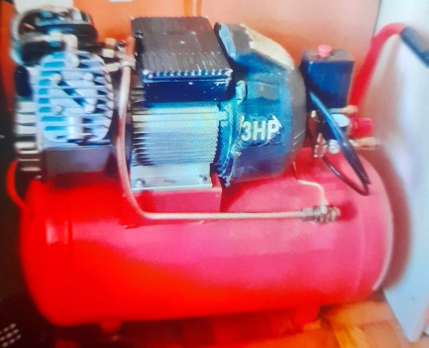 Компрессор водушный два цилиндра 50 литров