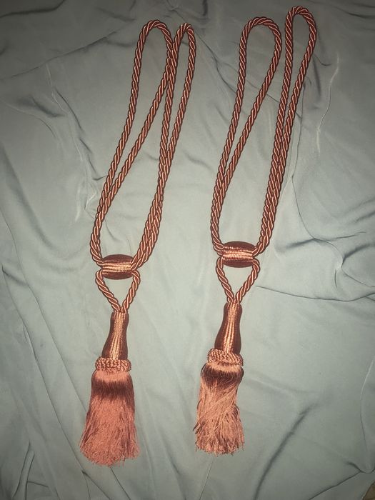 Кисти. Подвесы для штор. Пара